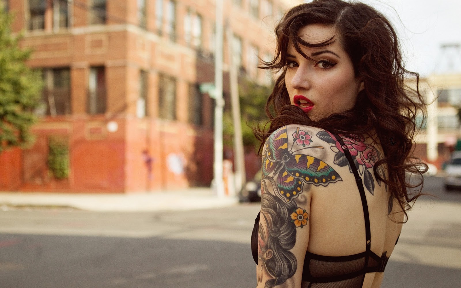 A History of the Tattooed Woman